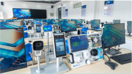 信息安全技術(shù)應(yīng)用與網(wǎng)絡(luò)信息技術(shù)開發(fā) 融合創(chuàng)新與安全并進(jìn)